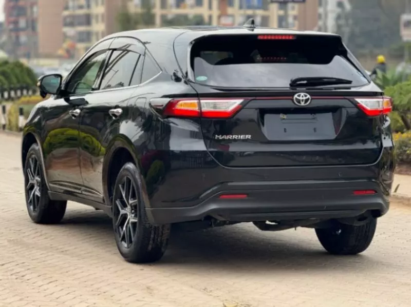 Toyota Harrier   - 2019