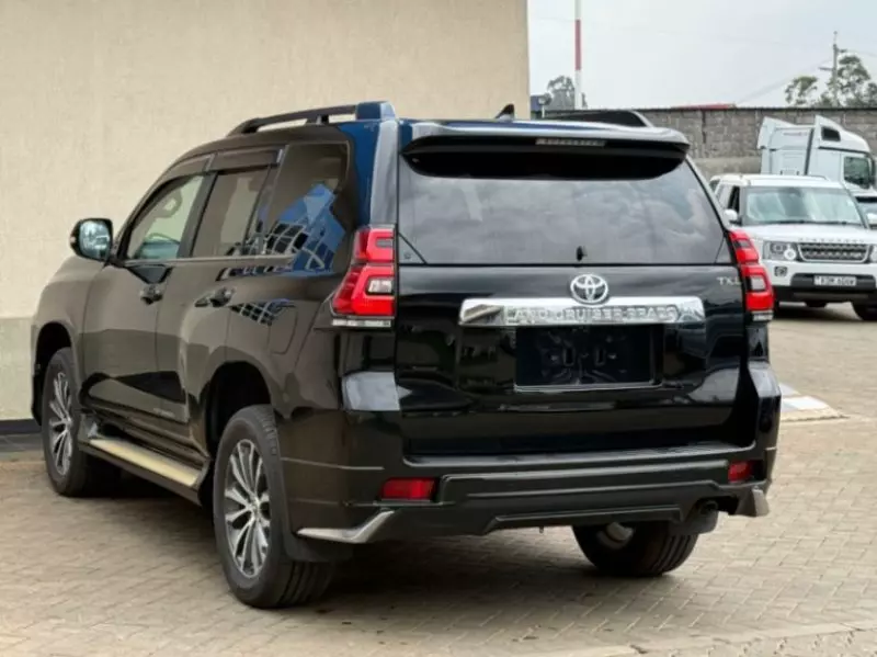 Toyota Land Cruiser   - 2018