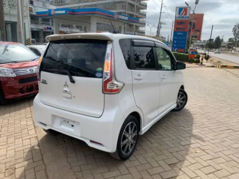 Mitsubishi ek custom   - 2018
