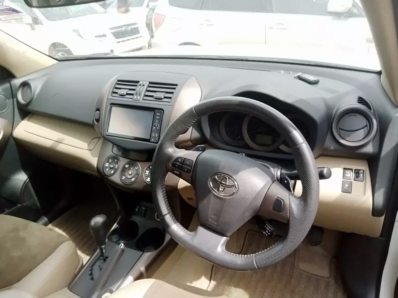 Toyota Vanguard    - 2011