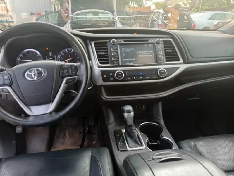 Toyota Highlander   - 2015