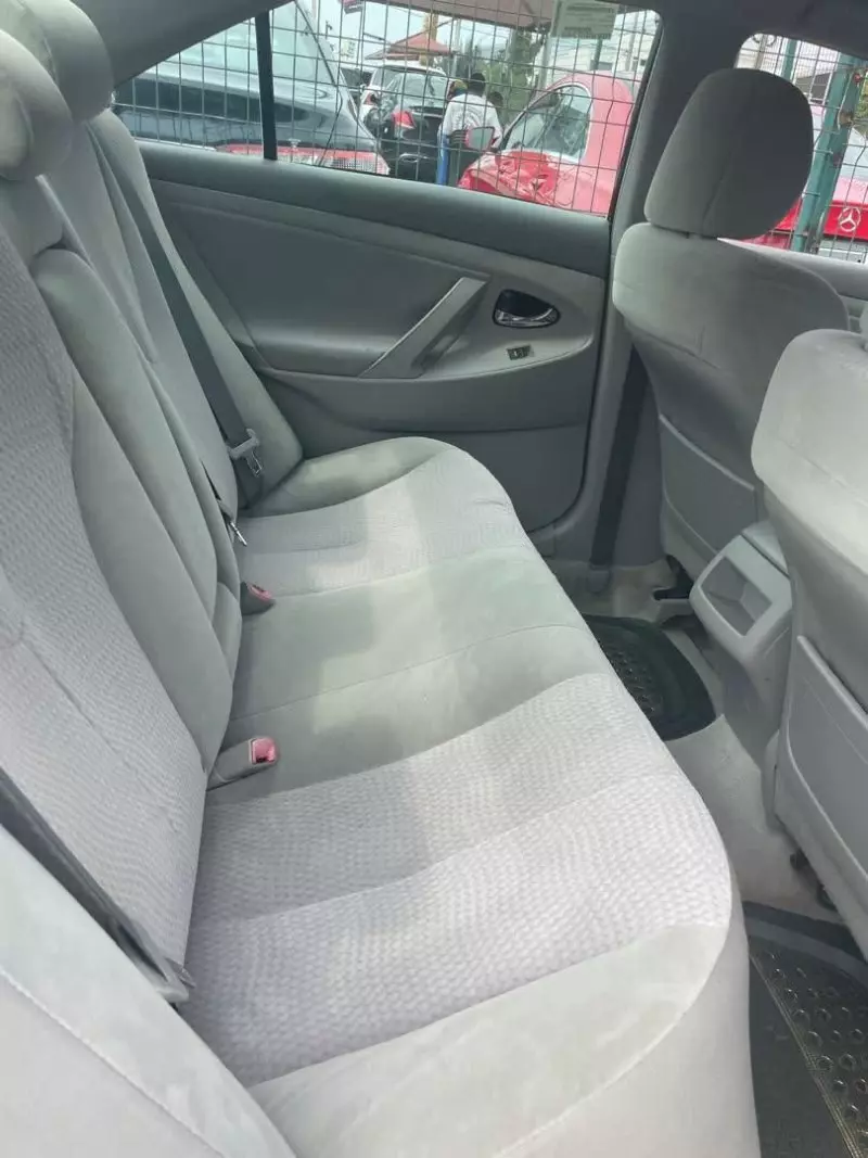 Toyota Camry   - 2010