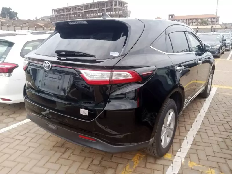 Toyota Harrier   - 2017