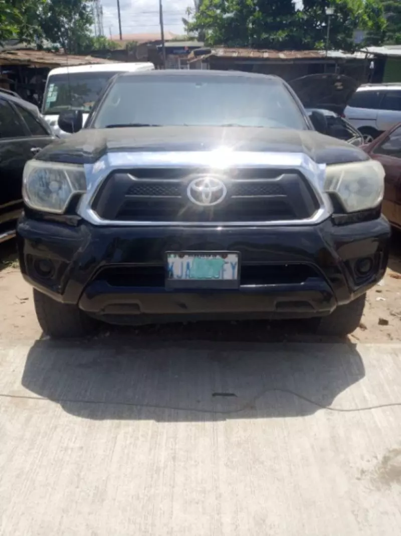 Toyota Tacoma   - 2013