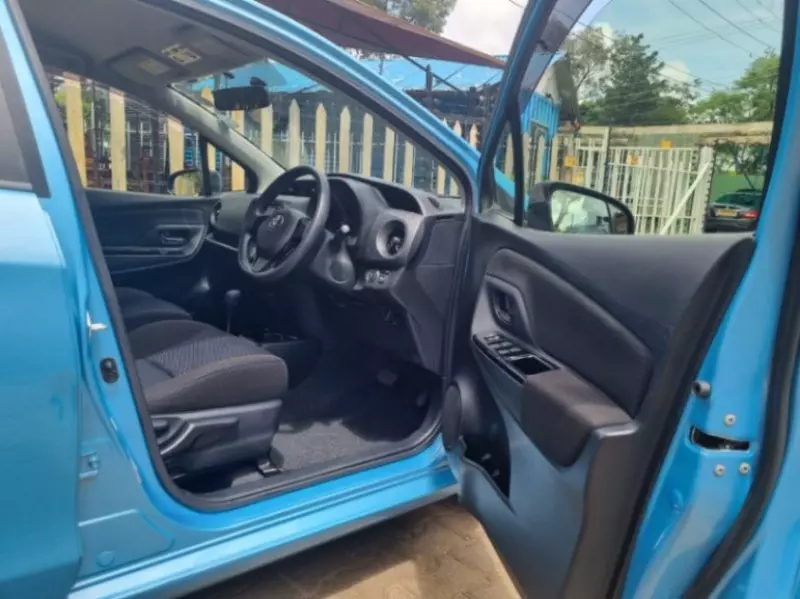 Toyota Vitz   - 2016