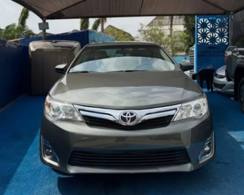 Toyota Camry   - 2013
