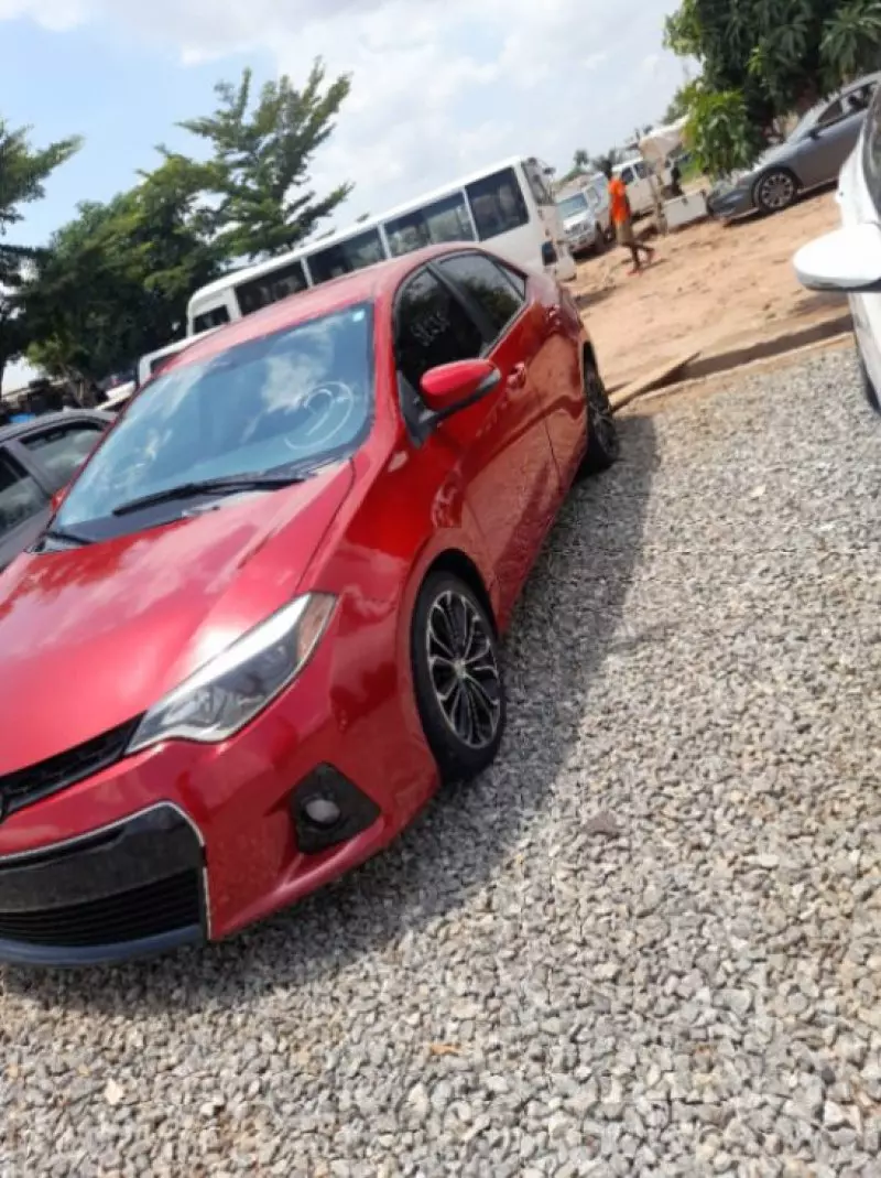 Toyota Corolla Sport   - 2016