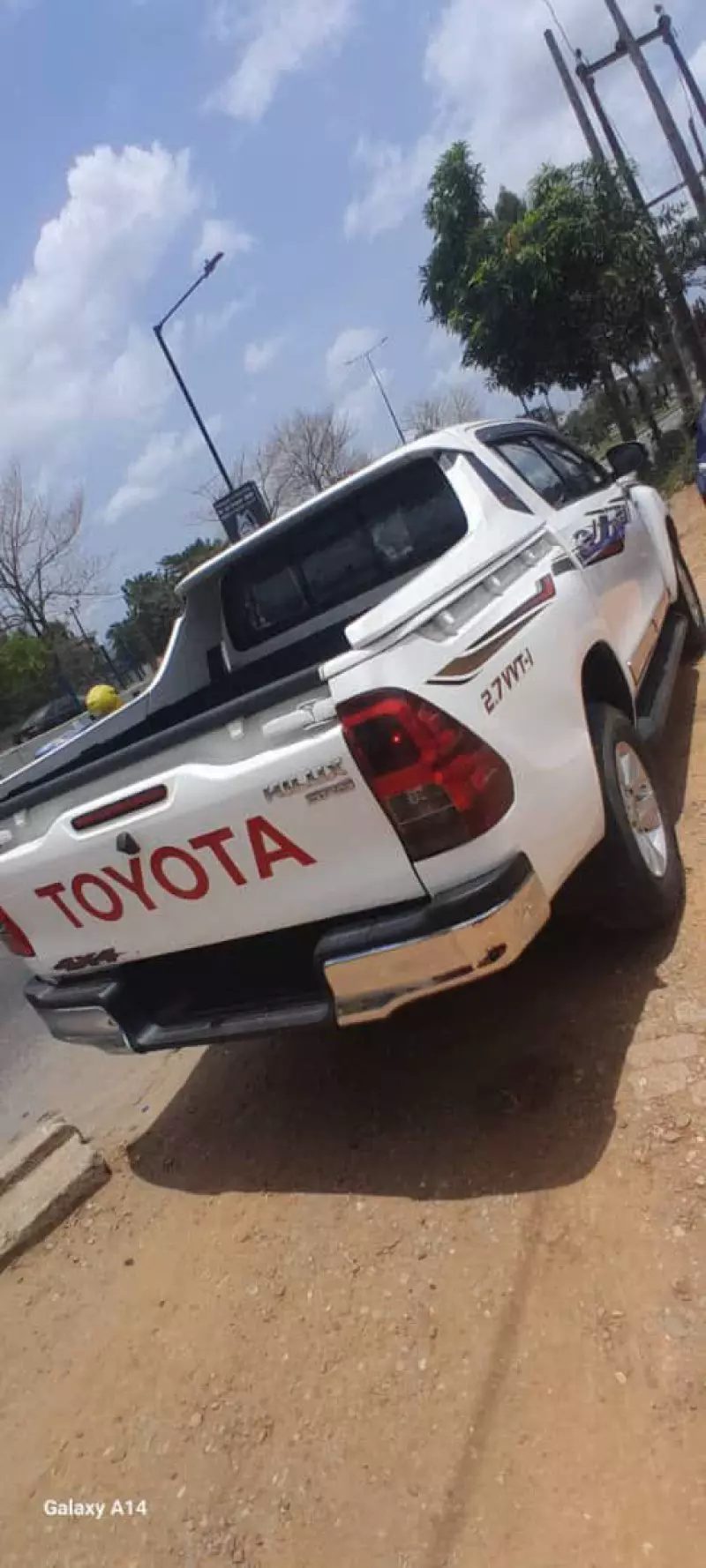 Toyota Hilux   - 2020