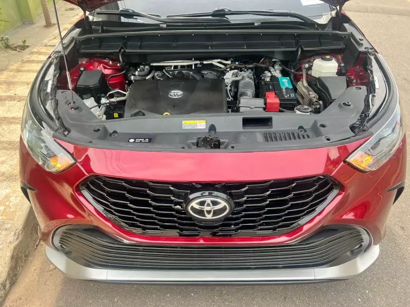 Toyota Highlander   - 2021