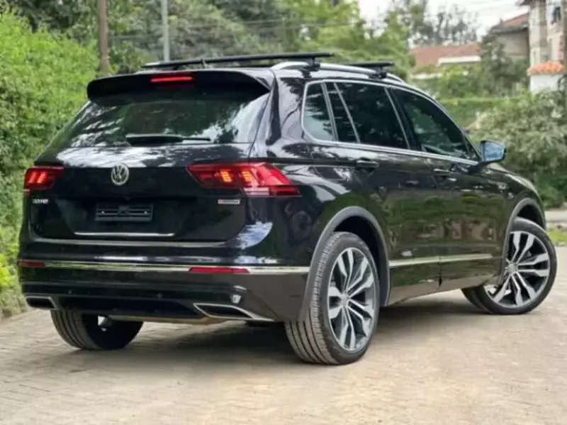 Volkswagen Tiguan   - 2020