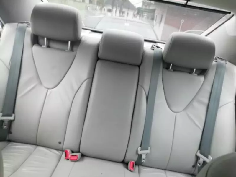 Toyota Camry   - 2010