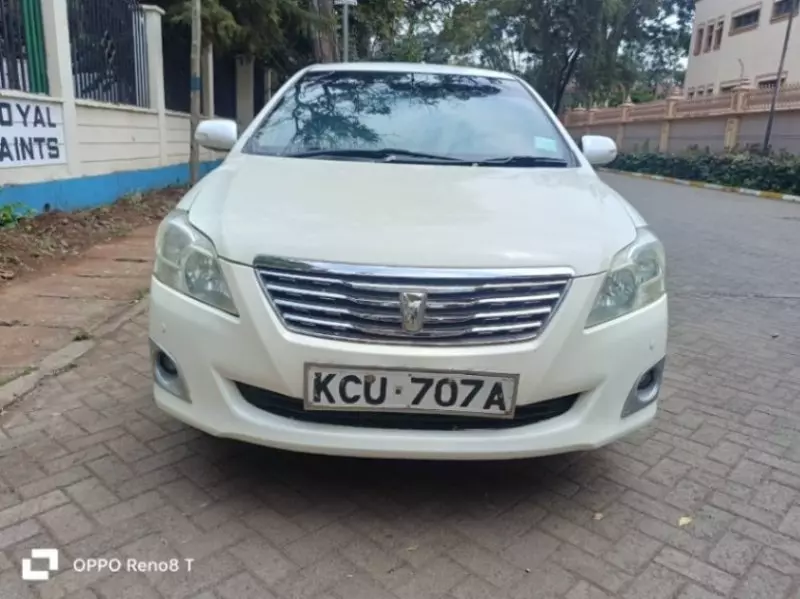Toyota Premio    - 2012