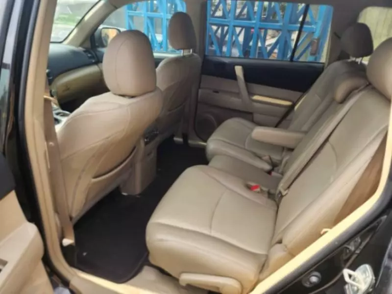 Toyota Highlander   - 2013
