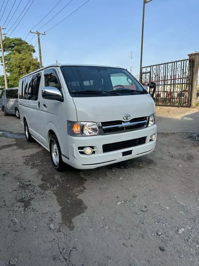Toyota Hiace   - 2007
