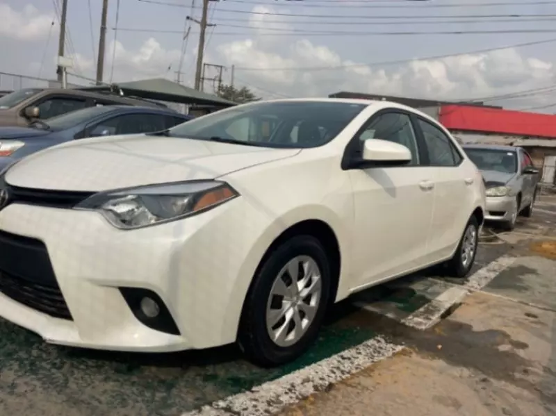 Toyota Corolla   - 2014