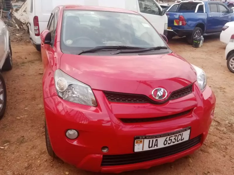 Toyota Ist    - 2010