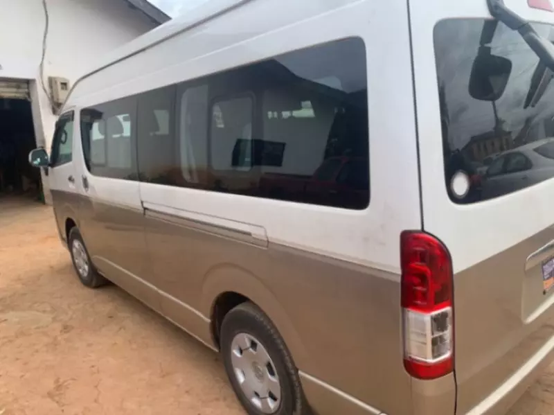 Toyota Hiace   - 2014