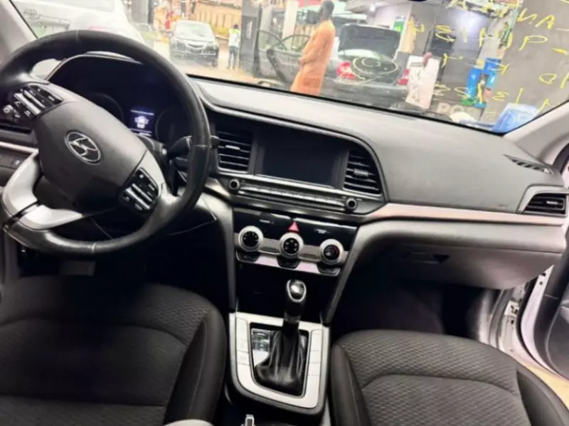 Hyundai Elantra   - 2020