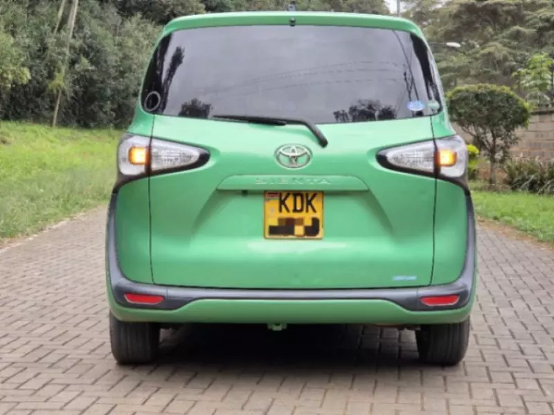 Toyota Sienta   - 2016