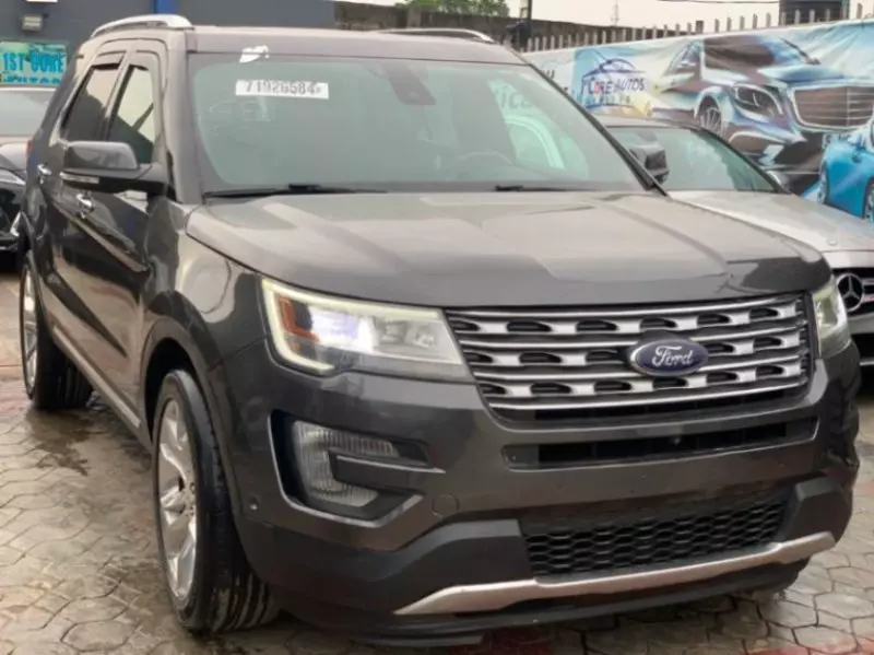 Ford Explorer   - 2017