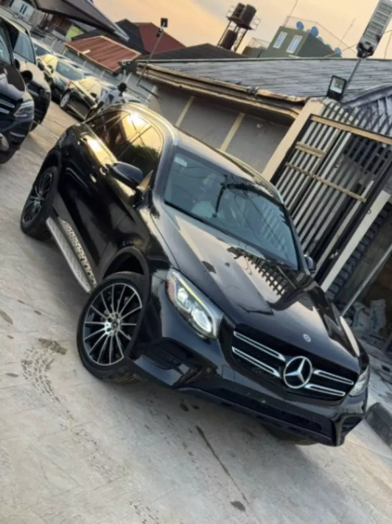 Mercedes-Benz GLC 300   - 2018
