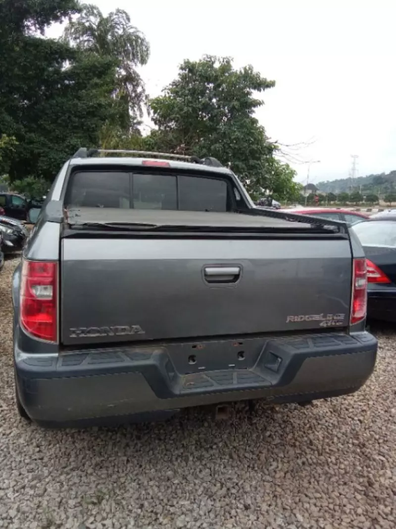 Honda Ridgeline   - 2010