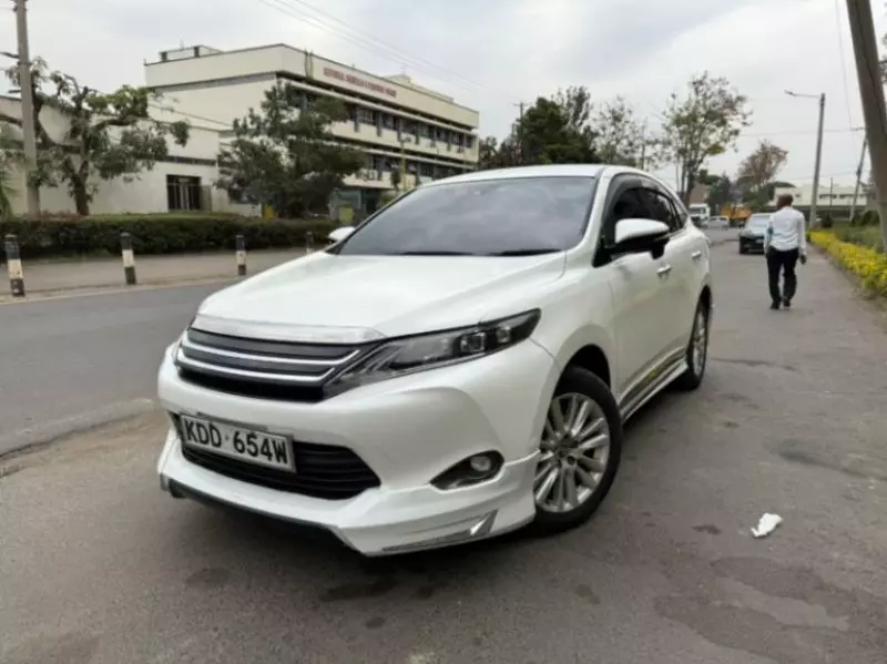 Toyota Harrier   - 2014
