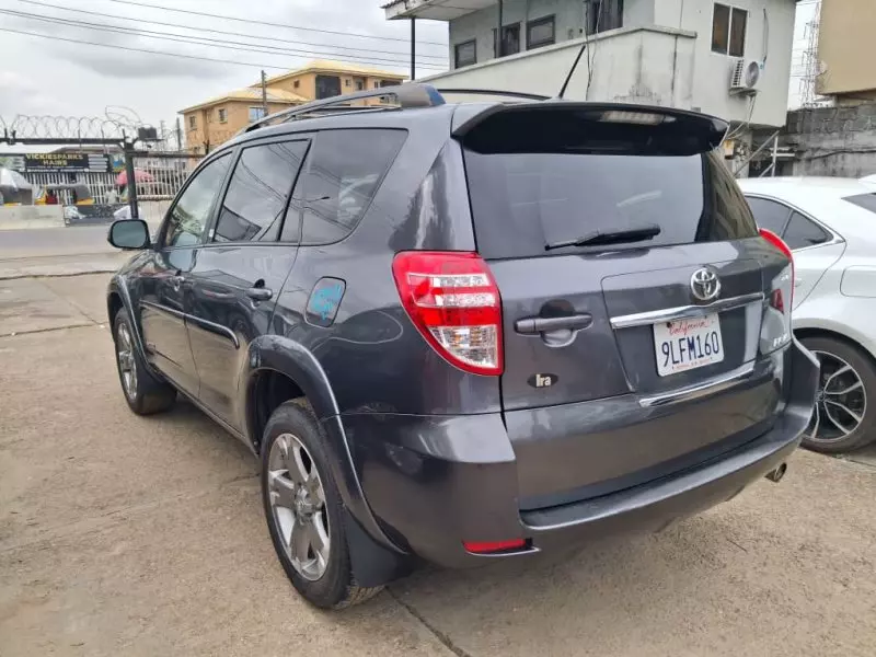 Toyota Rav4   - 2011
