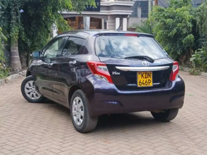 Toyota Vitz   - 2016