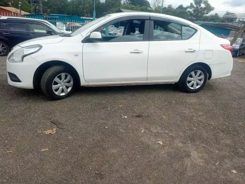 Nissan Latio   - 2015