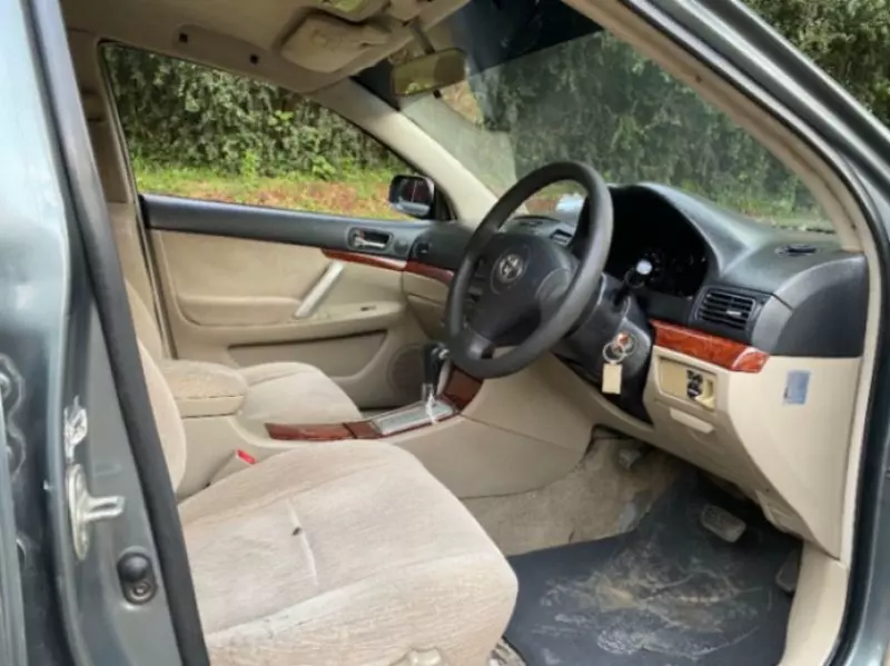 Toyota Premio    - 2005