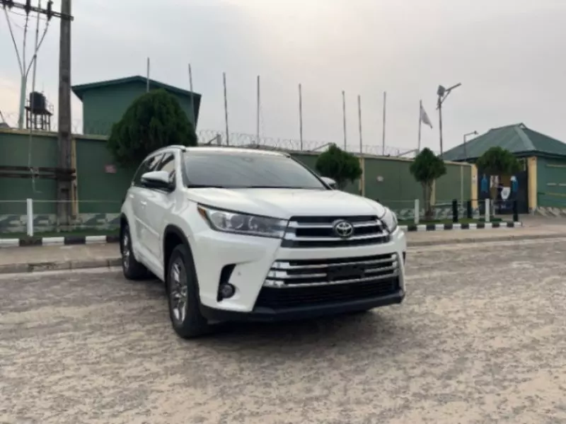 Toyota Highlander   - 2018