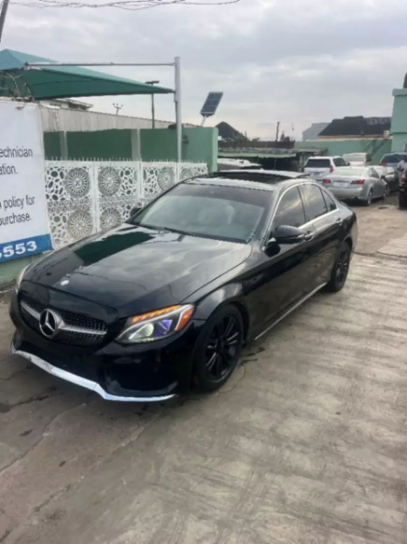 Mercedes-Benz C 300   - 2015
