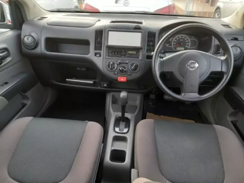 Nissan Advan    - 2016