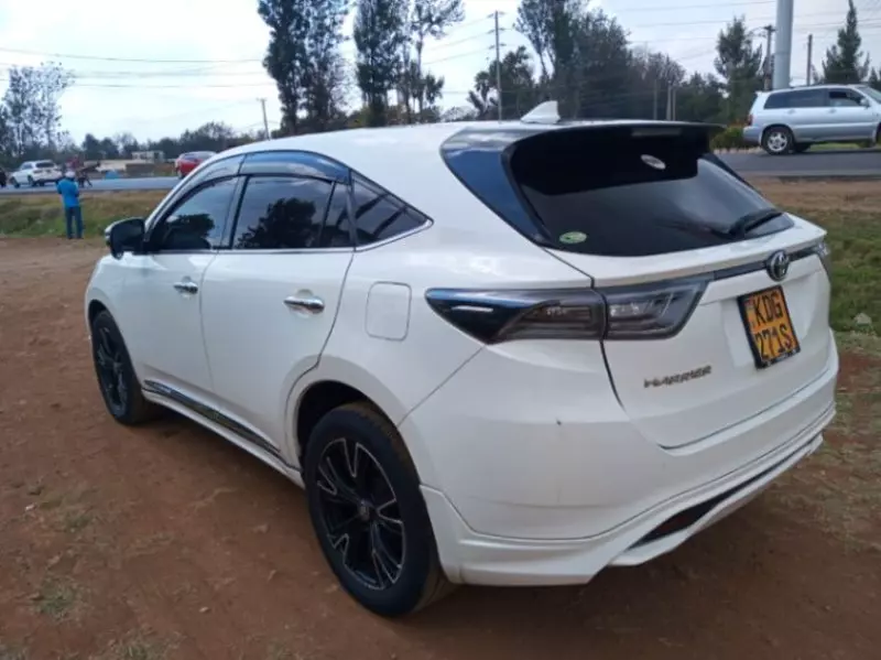 Toyota Harrier   - 2014