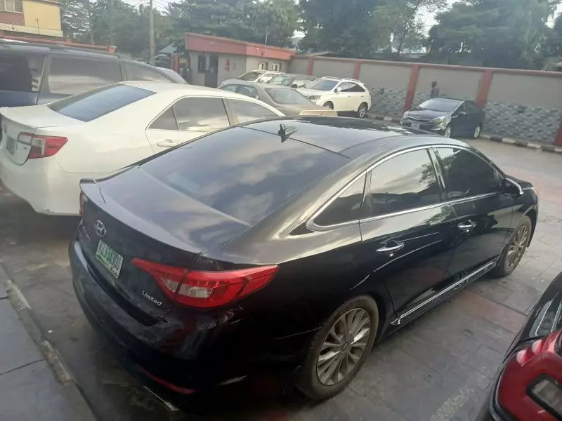 Hyundai Sonata   - 2015