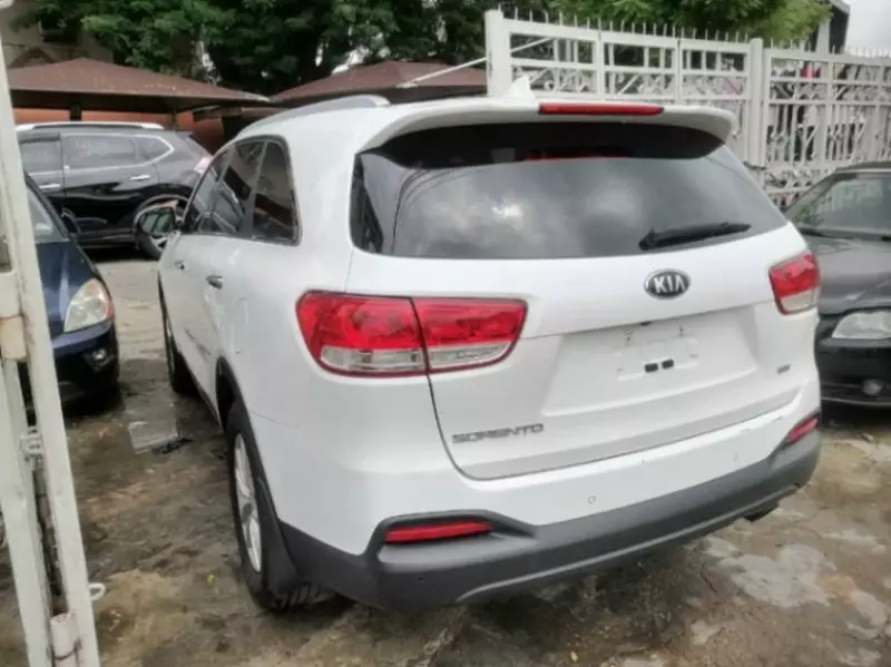 KIA Sorento   - 2016