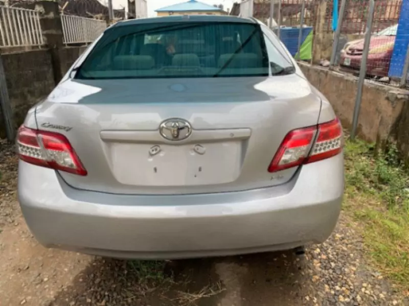 Toyota Camry   - 2010