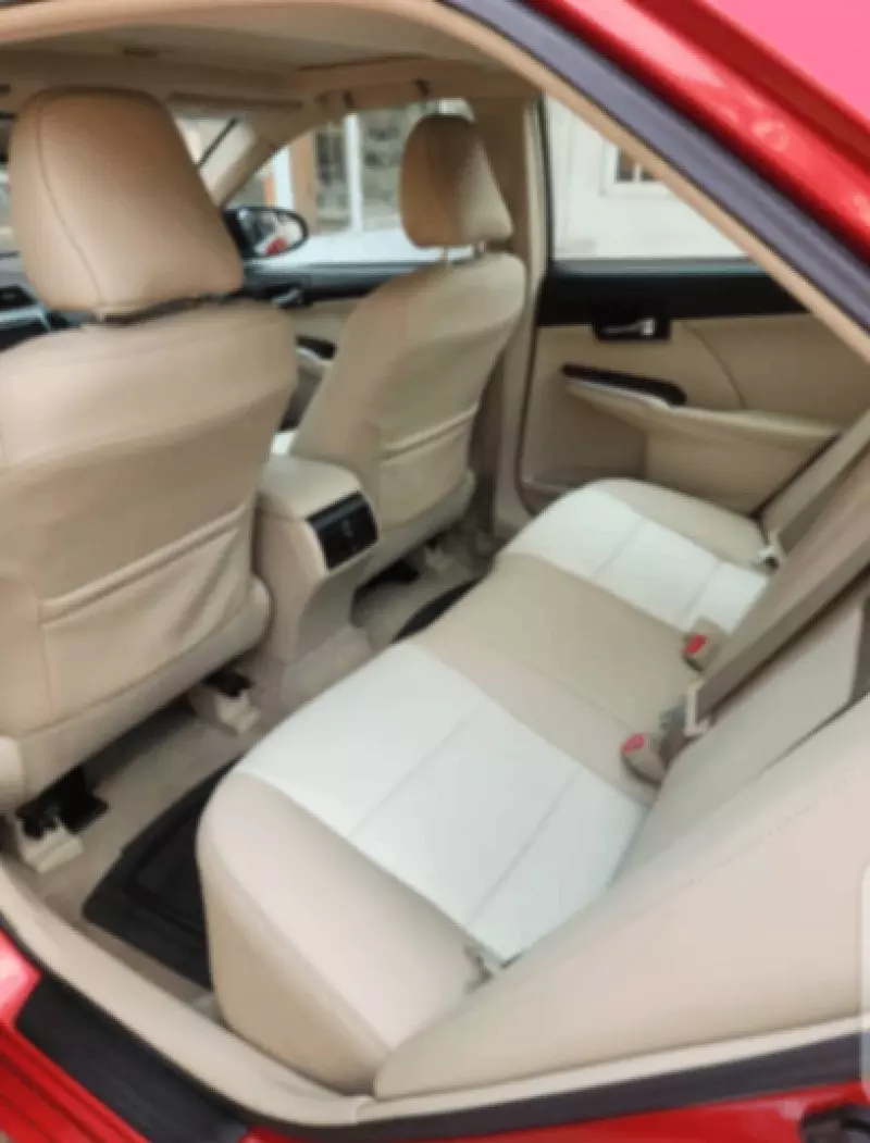 Toyota Camry   - 2012