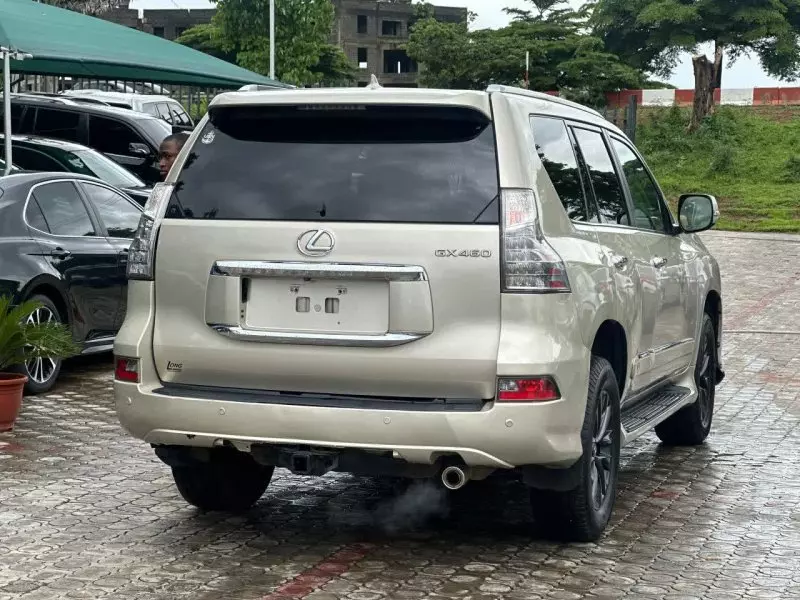 Lexus GX 460   - 2011