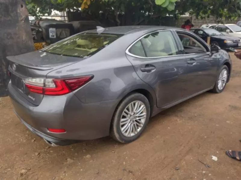 Lexus ES 350   - 2015