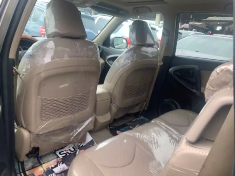 Toyota RAV 4   - 2012