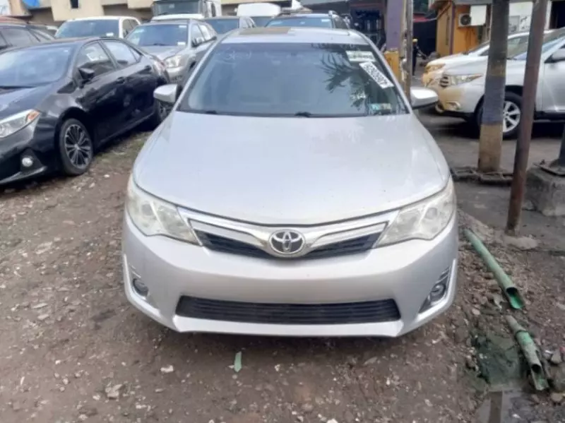 Toyota Camry   - 2014