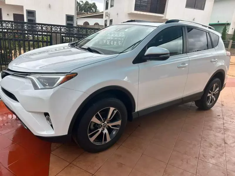 Toyota RAV 4   - 2018