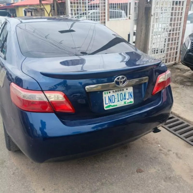 Toyota Camry   - 2009