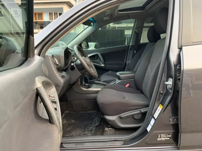 Toyota RAV4   - 2010