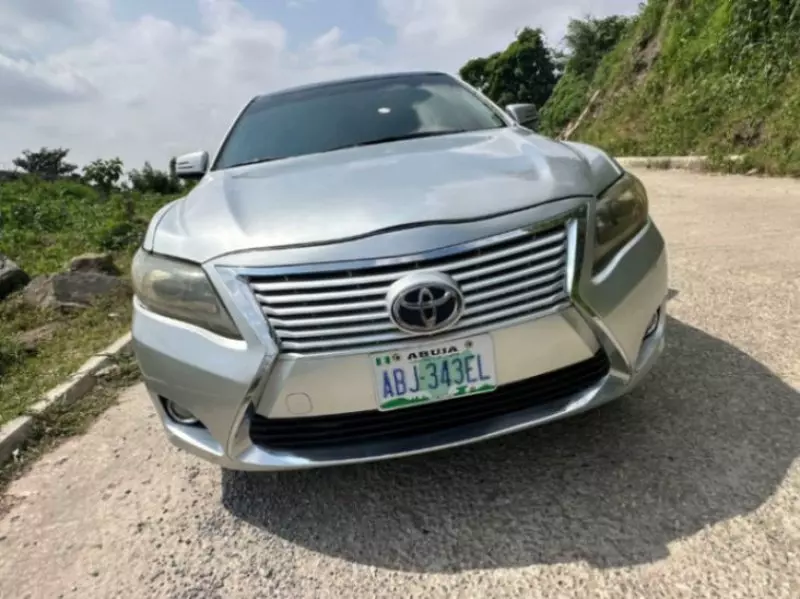 Toyota Camry   - 2010