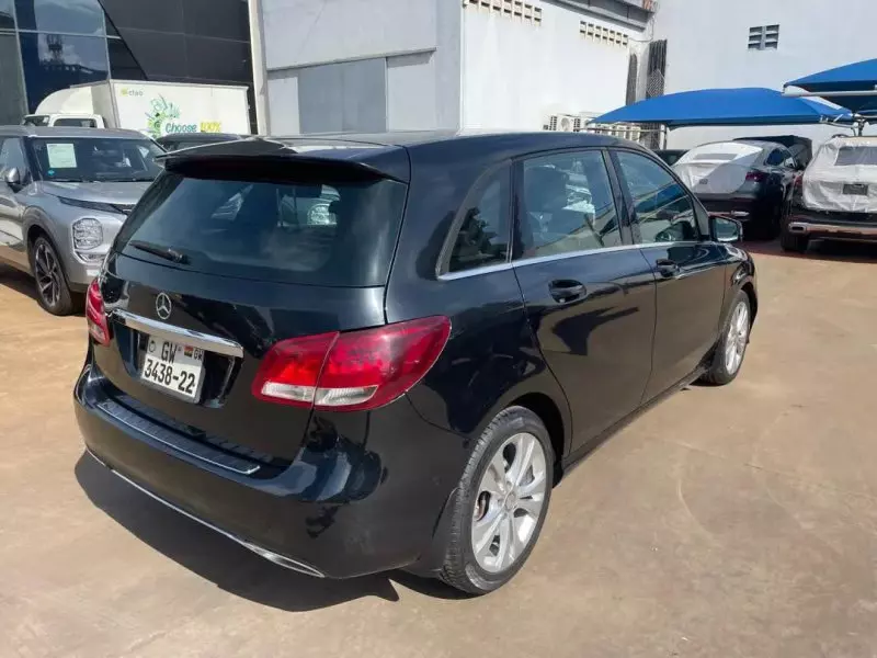 Mercedes-Benz B 200   - 2017
