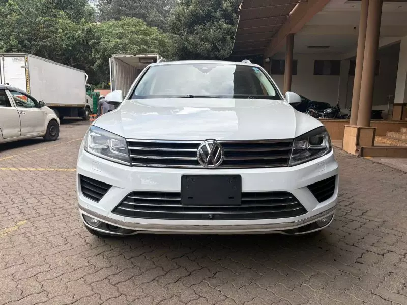 Volkswagen Touareg   - 2016