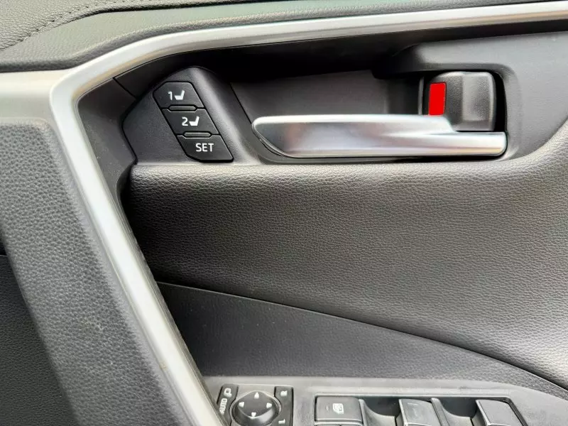 Toyota RAV 4   - 2019